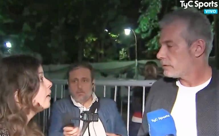 Una hincha increpó cara a cara al presidente de Gimnasia y Esgrima La Plata, Gabriel Pellegrino