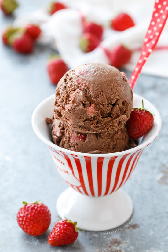 <strong>Get the <a href="http://www.loveandoliveoil.com/2014/05/dark-chocolate-strawberry-ice-cream.html" target="_blank">Dark Chocolate Strawberry Ice Cream recipe</a> from Love And Olive Oil</strong>