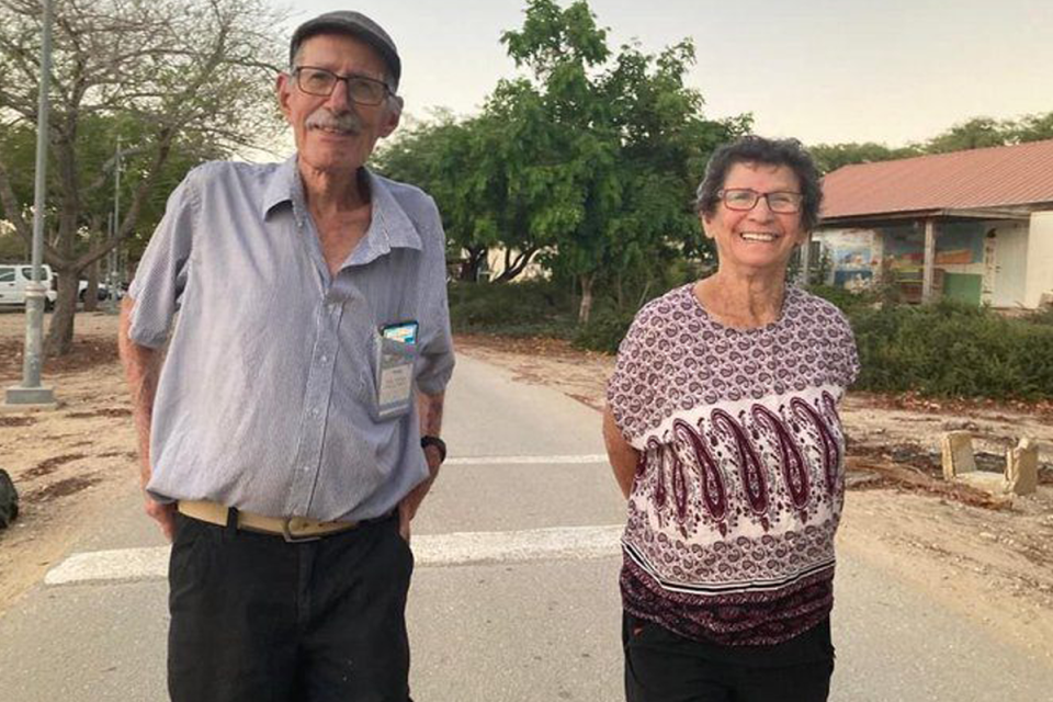 Yocheved Lifshitz with her husband Oded, who is still being held captive (Israel in Österreich/Facebook)