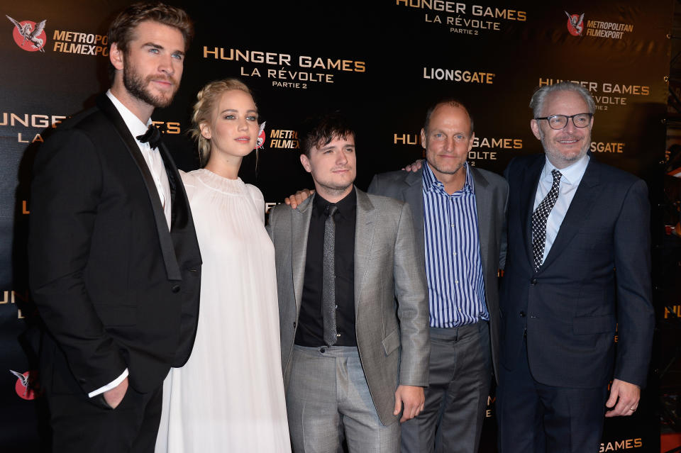 PARIS, FRANCE - NOVEMBER 09:  Actors Liam Hemsworth,Jennifer Lawrence,Josh Hutcherson,Woody Harrelson and Director Francis Lawrence attend The Hunger Games: Mockingjay Part 2 Premiere at Le Grand Rex on November 9, 2015 in Paris, France.  (Photo by Pascal Le Segretain/WireImage)