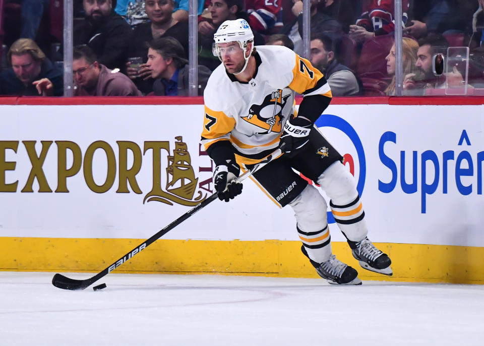 Jeff Carter #77 of the Pittsburgh Penguins still has fantasy value