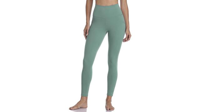 s best-selling leggings have over 11,400 perfect 5-star