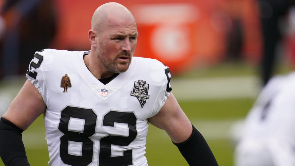 Las Vegas Raiders tight end Jason Witten (82) in the first half of an NFL football game Sunday, Jan. 3, 2021, in Denver. (AP Photo/David Zalubowski)