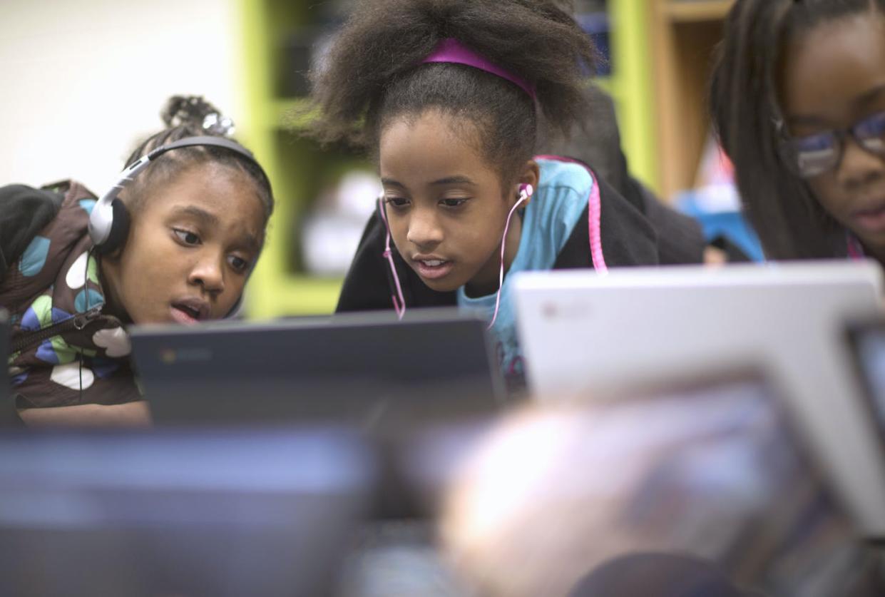 Educators stereotype Black students in subtle ways. <a href="https://www.gettyimages.com/detail/photo/fourth-grade-girls-on-computers-royalty-free-image/608899871?phrase=black%20students%20classroom&adppopup=true" rel="nofollow noopener" target="_blank" data-ylk="slk:Jonathan Kirn via Getty Images;elm:context_link;itc:0;sec:content-canvas" class="link ">Jonathan Kirn via Getty Images</a>