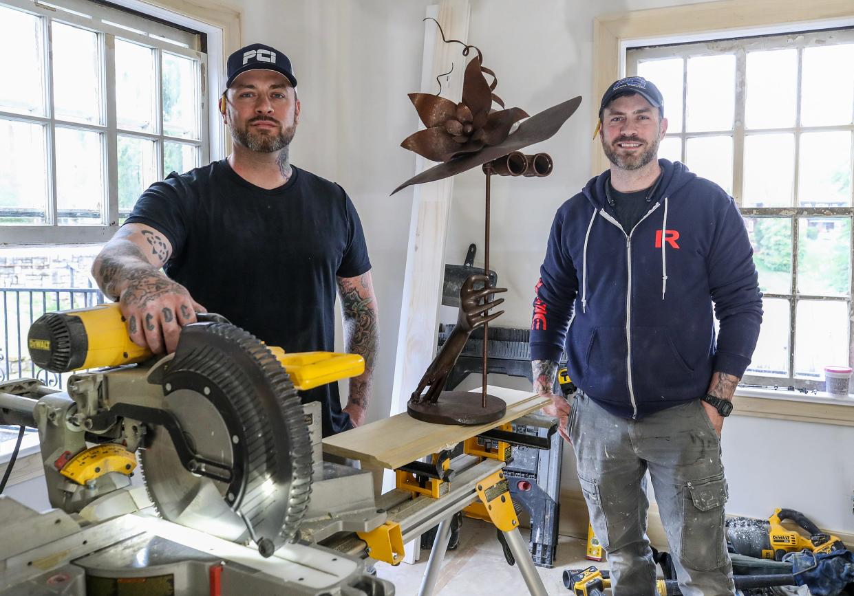 Twin carpenters Evan and Colin Hall were working on some renovations to Patricia Barnstable-Brown's home in advance of her legendary Derby Eve party. Evan creates metal sculptures and had created this one in 2018. He has donated the sculpture, "Lady at the Races," to Barnstable-Brown's party.