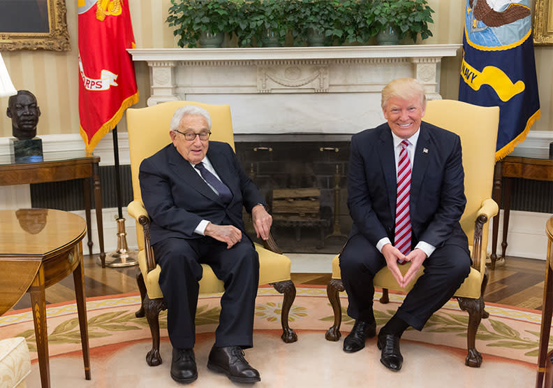 左為前國務卿季辛吉（Henry Kissinger）。Flickr by The White House