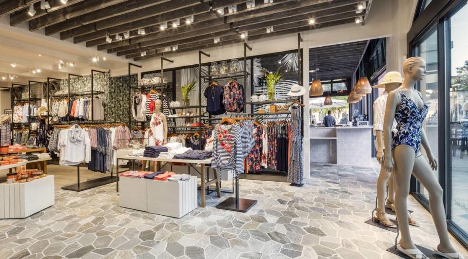 Tommy Bahama's familiar clothing store location will combine with a bar and restaurant at SouthPark Mall for the company's first 