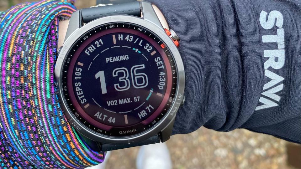 A photo of the Garmin Fenix 7S