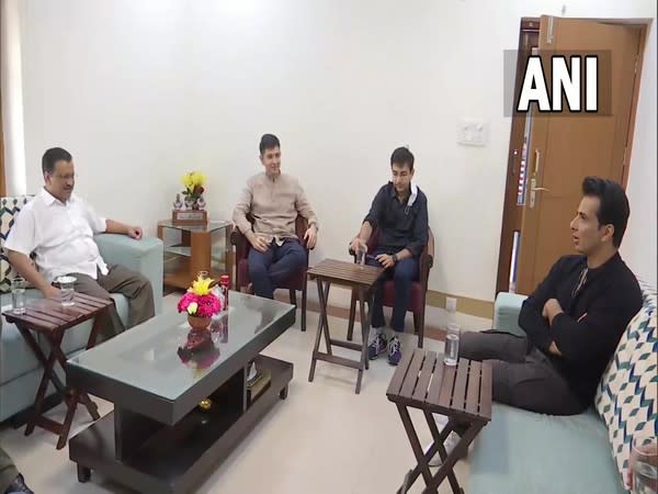 Visual of meeting of Sonu Sood and Delhi CM Arvind Kejriwal (Photo/ANI)