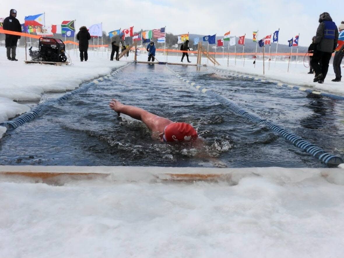 Nadine Bennett participates in the 200-metre freestyle event at the Memphremagog Winter Swim Festival in Vermont. (Kathleene Marcil - image credit)