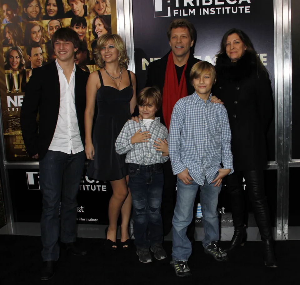 Family’s Here! (2011)