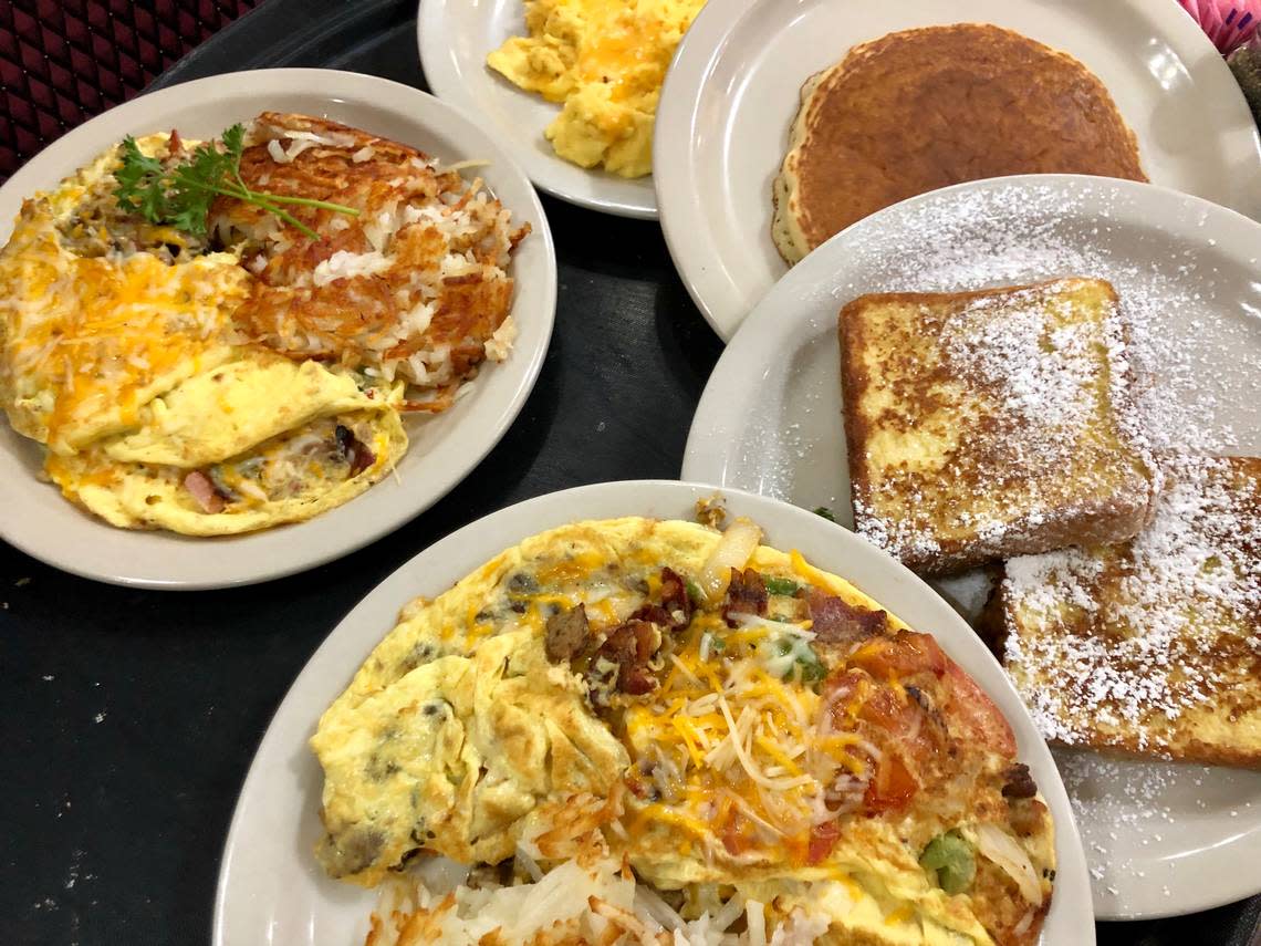 Breakfast at Skillet & Grill, now in its new Arlington location.