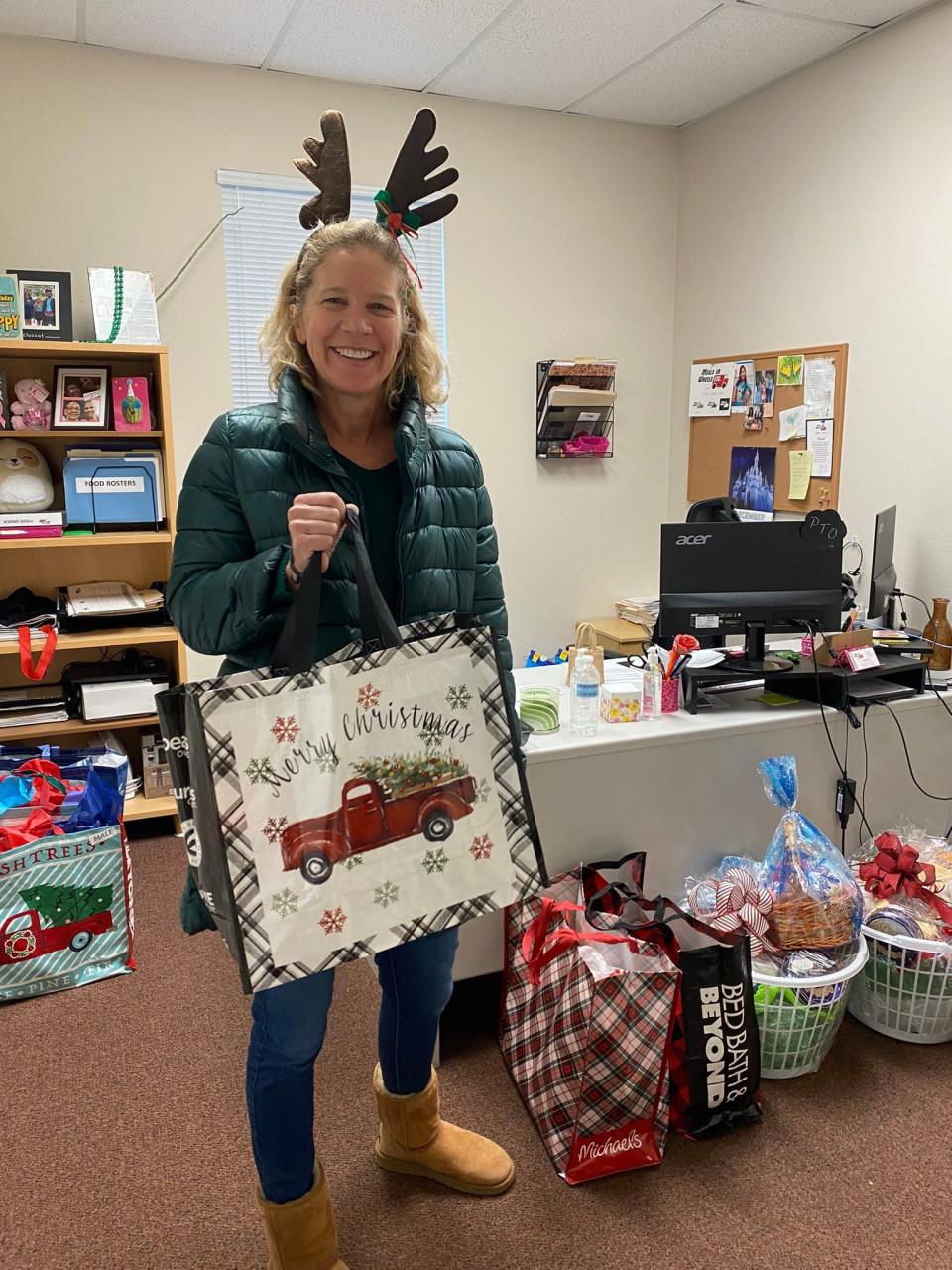 Meals on Wheels, Etc. distribute gift baskets and donations through the Adopt-A-Senior for the Holiday program.