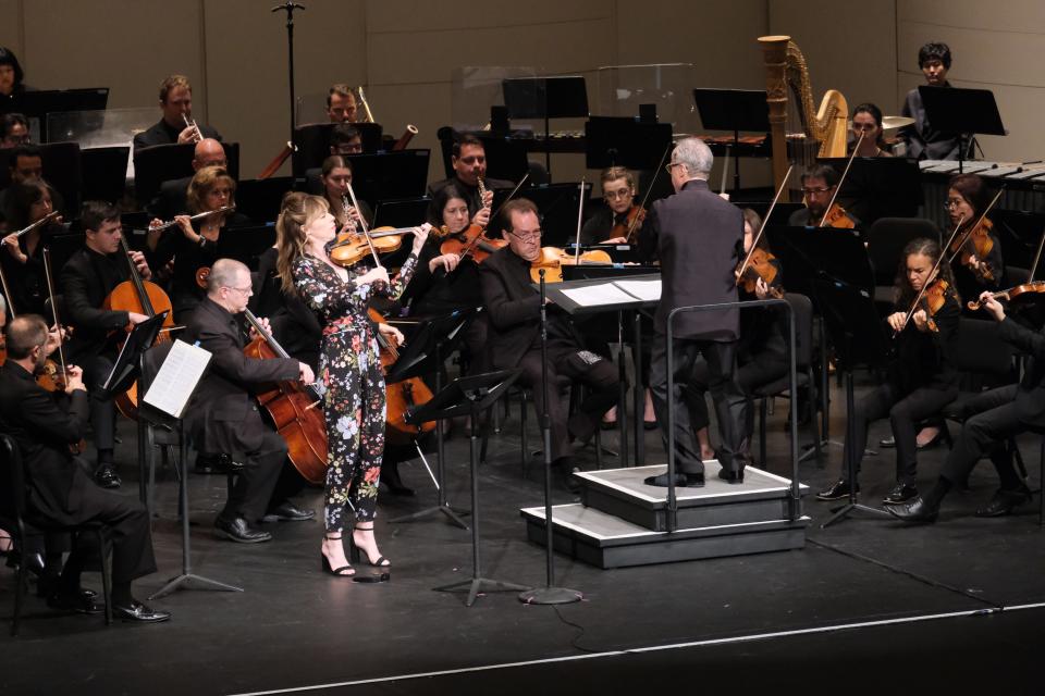 Tessa Lark performs Michael Torke’s “Sky” during the opening concert of the Sarasota Orchestra’s 2023-24 Masterworks season.