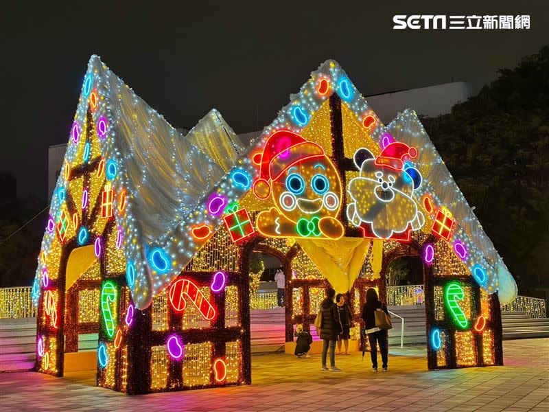 府中廣場「薑餅樂園Gingerbread World」，擁有全台唯一巨型薑餅人、薑餅屋。（圖／記者劉沛妘攝影）