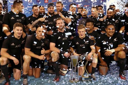 Argentina Rugby Union - Rugby Championship - Argentina v New Zealand All Blacks - Jose Amalfitani stadium, Buenos Aires, Argentina - 01/10/2016. New Zealand All Blacks celebrate with the Rugby Championship trophy. REUTERS/Marcos Brindicci