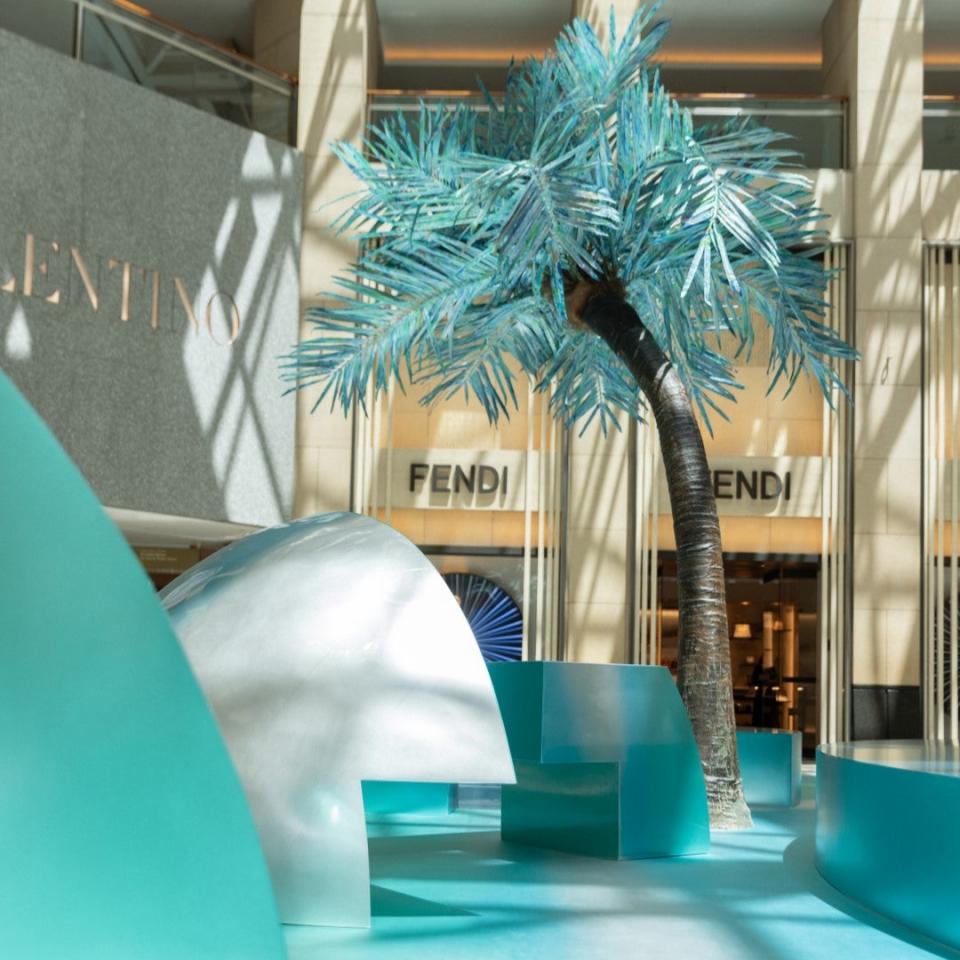 香港好去處｜中環置地廣場變身冰藍色迷幻數碼花園！8月限定日本著名藝術家操刀互動式水池