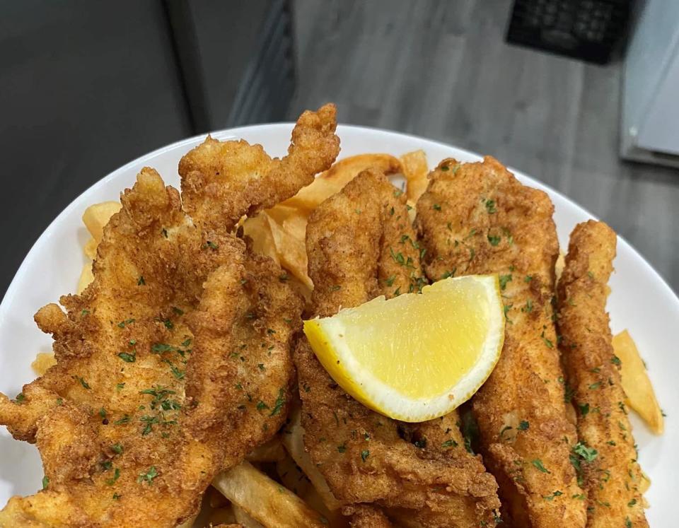 Get your crispy fries and fish at Izzy’s Restaurant.