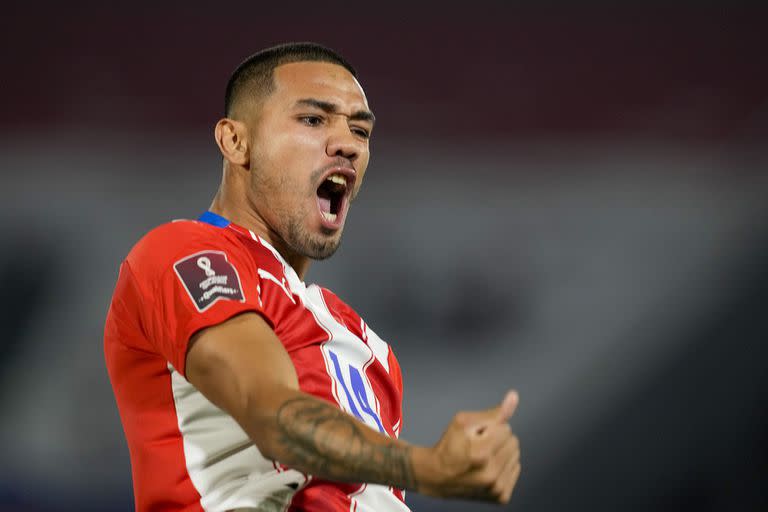 Héctor Martínez marcó el rumbo de la victoria de Paraguay sobre Venezuela; el defensor de River sorprendió con un remate desde fuera del área