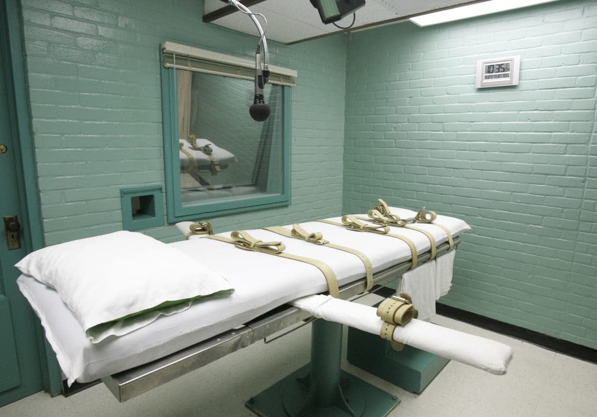 FILE – The state of Texas execution chamber in Huntsville, Texas, is pictured on May 27, 2008. A group of Texas death row inmates filed a federal lawsuit Thursday, Jan. 26, 2023, against the state’s prison system over its policy of permanently holding in solitary confinement all prisoners who are awaiting execution. (AP Photo/Pat Sullivan, File)