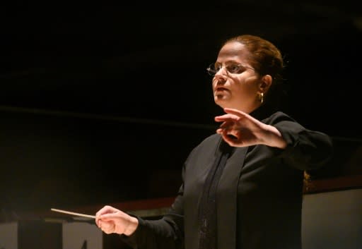 Rome-born conductor Speranza Scappucci brought unity between the singers on stage and the orchestra in the lowered pit