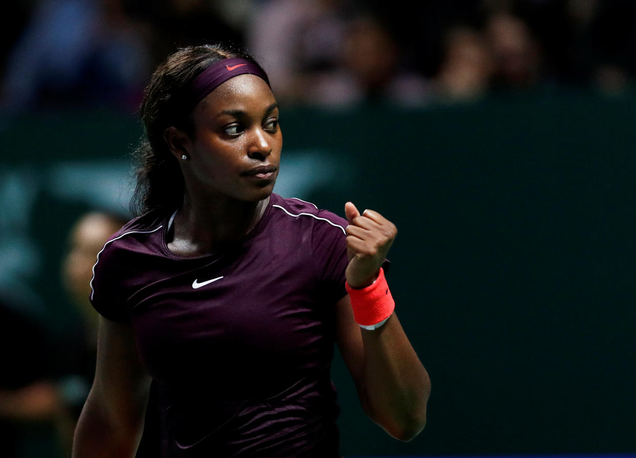 Sloane Stephens took three sets to subdue reigning US Open champion Naomi Osaka at the WTA Finals Singapore on 22 October, 2018. PHOTO: Reuters/Edgar Su