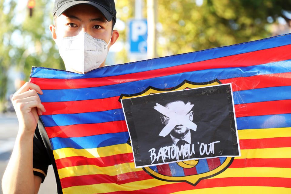 Demonstration in front of the FC Barcelona offices, calling for the resignation of the former club's president, Josep Maria Bartomeu, on 26th August 2020. 