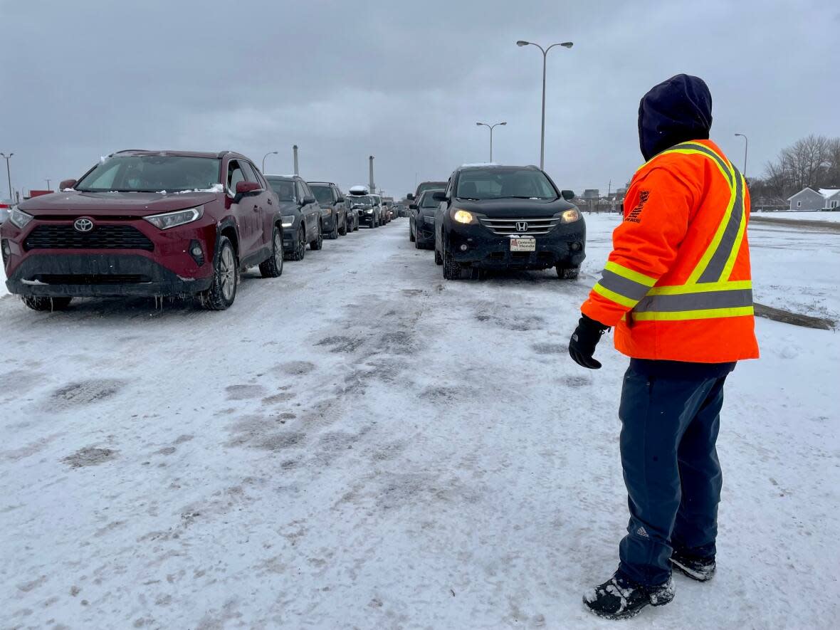 Islanders had to wait up to three hours to get tested at the Charlottetown and Borden-Carlton clinics on Thursday. (Steve Bruce/CBC - image credit)