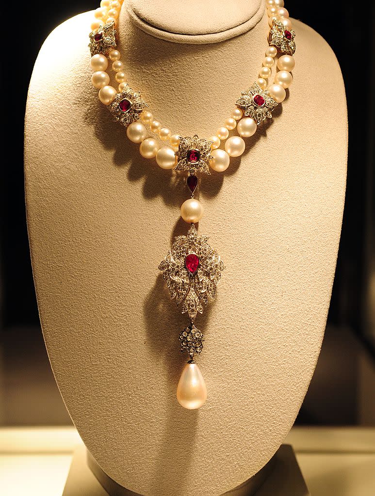 Elizabeth Taylor’s La Peregrina pearl necklace, Christie's, rubies, diamonds, jewelry, most expensive