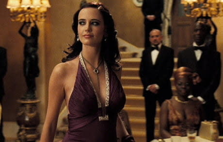 Vesper Lynd entering the casino