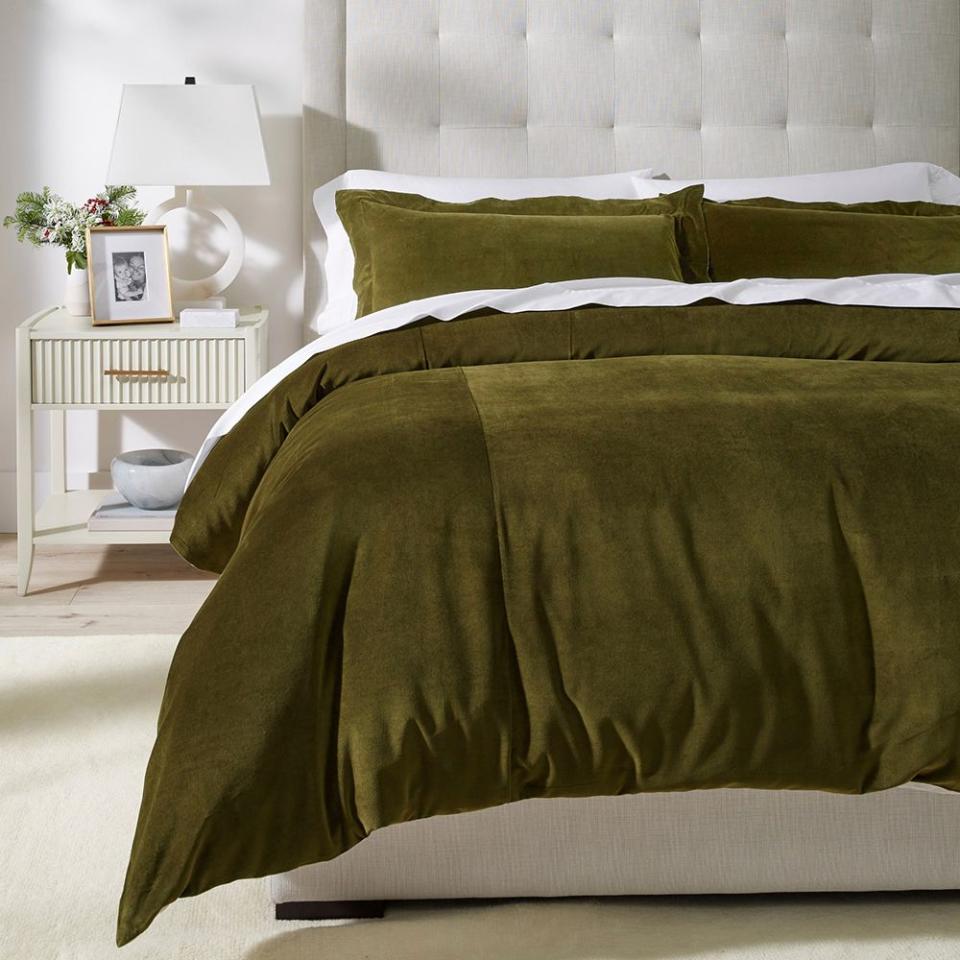 <p><a href="https://go.redirectingat.com?id=74968X1596630&url=https%3A%2F%2Fwww.williams-sonoma.com%2Fproducts%2Fclassic-velvet-bedding&sref=https%3A%2F%2Fwww.elle.com%2Ffashion%2Fshopping%2Fg46676320%2Fbest-luxury-duvet-covers%2F" rel="nofollow noopener" target="_blank" data-ylk="slk:Shop Now;elm:context_link;itc:0;sec:content-canvas" class="link ">Shop Now</a></p><p>Classic Velvet Duvet Cover</p><p>williams-sonoma.com</p><p>$99.00</p>