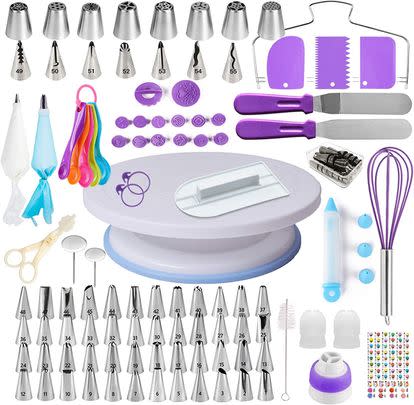 This cake decorating kit