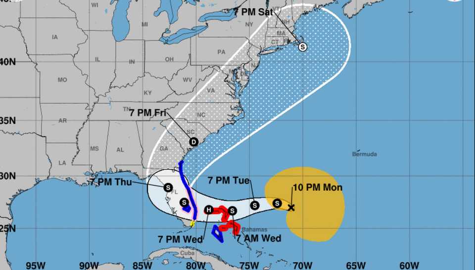 Se pronostica que la tormenta subtropical Nicole se fortalecería el 8 de noviembre en la noche antes de llegar a la Florida.