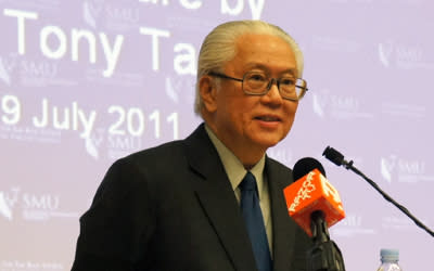 Presidential hopeful Tony Tan explains his view of a "Singaporeans first" policy. (Yahoo! photo)