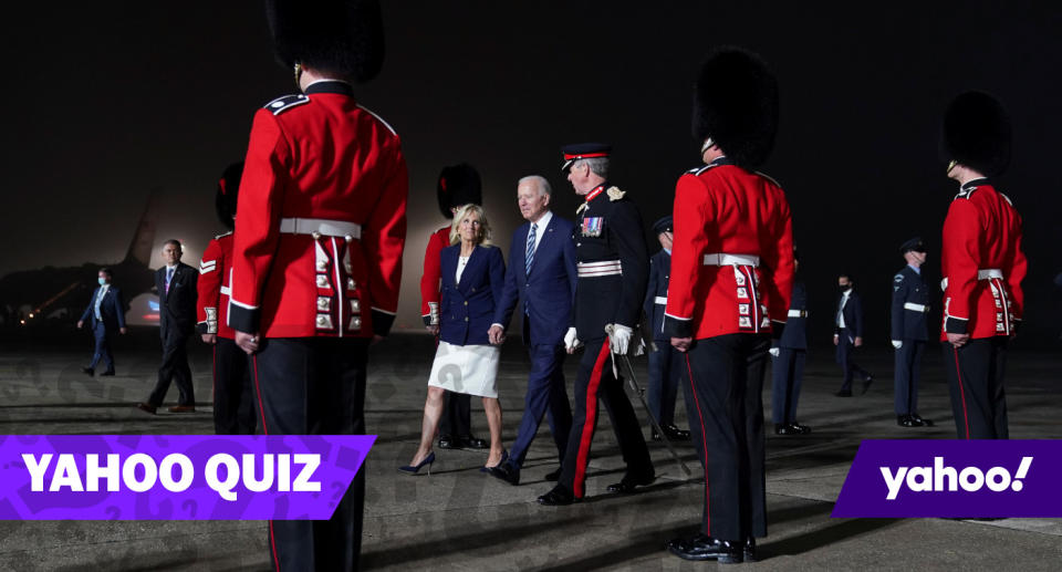 Joe und Dr. Jill Biden werden mit militärischen Ehren in Cornwall empfangen (Bild: REUTERS/Kevin Lamarque)