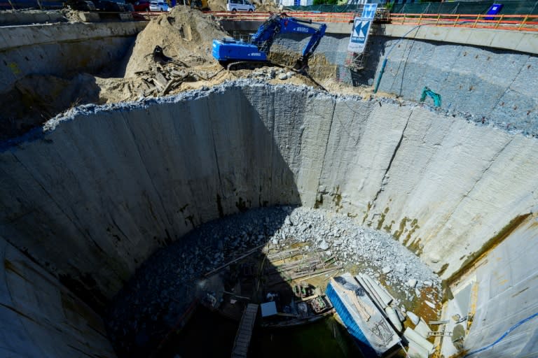 Le chantier de construction d'un bassin souterrain de déversement des eaux de pluie dans le quartier de Mitte à Berlin, le 17 mai 2024 (AFP - John MACDOUGALL)