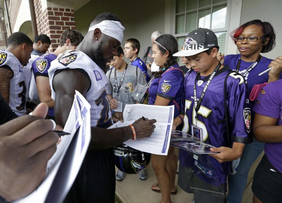 Five years ago, Matt Elam was signing autographs for fans. Wednesday, he was just hoping to catch the eye of one NFL team willing to give him a second chance. (AP)