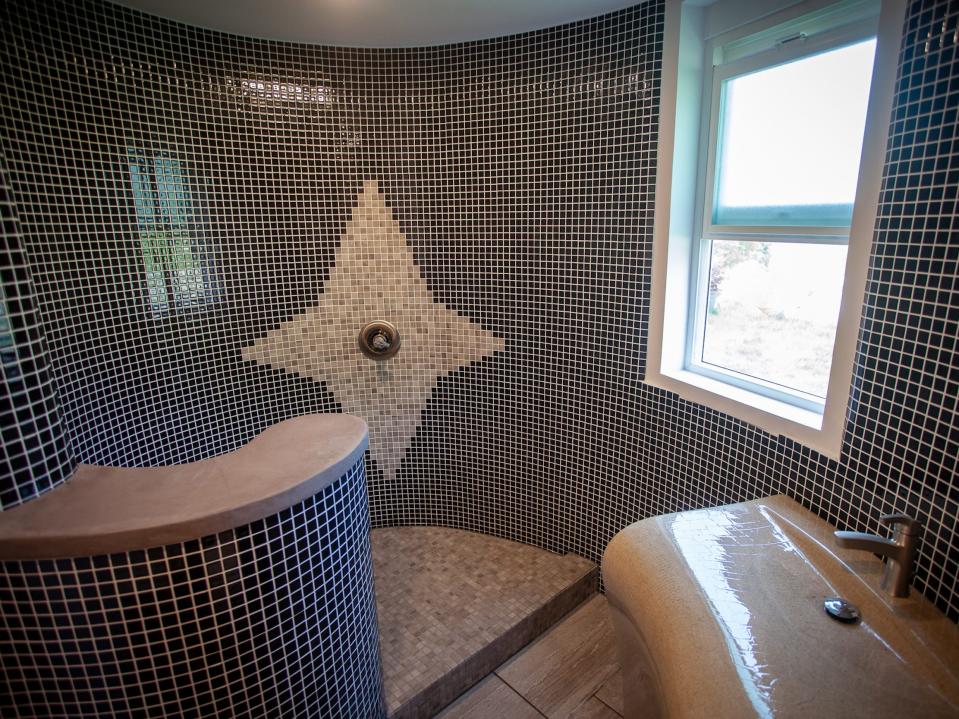 the bathroom of the Fibonacci House