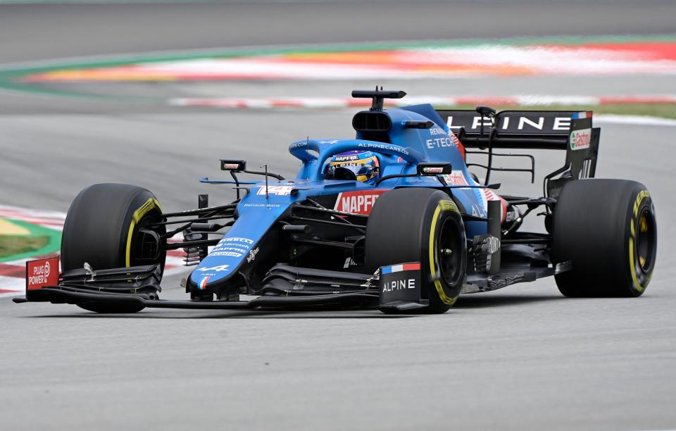 Alpine's Spanish driver Fernando Alonso drives during the Spanish Formula One Grand Prix race at the Circuit de Catalunya on May 9, 2021 in Montmelo on the outskirts of Barcelona. (Photo by JAVIER SORIANO / AFP) (Photo by JAVIER SORIANO/AFP via Getty Images)