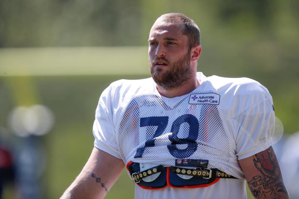 Aug 22, 2020; Lake Forest, Illinois, USA; Chicago Bears offensive tackle Jason Spriggs (78) arrives on the field for training camp at Halas Hall.