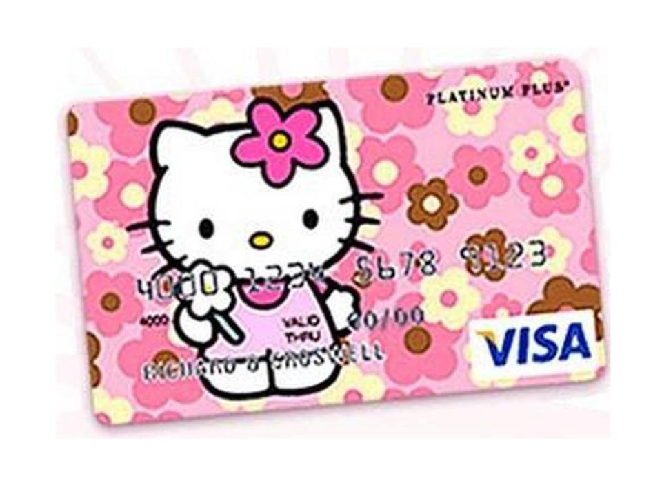 Besonders süß wird es mit der Hello Kitty Visa Platinum Plus Karte. Die ist in zarten Pink- und Rosatönen gehalten. Selbstverständlich darf auch ein Abbild des japanischen Kätzchens nicht fehlen. (Bild-Copyright: Visa)