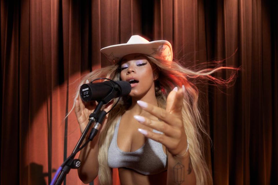 <h1 class="title">Tanner Adell in Apple Music Sessions: Beyoncé Covered.</h1><cite class="credit">Alyssa Barker/Courtesy of Apple Music</cite>