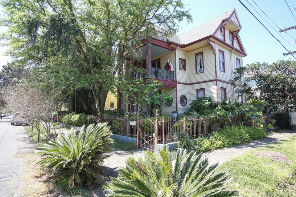 Best Haunted Airbnbs: Parks-Bowman Mansion in New Orleans, La.