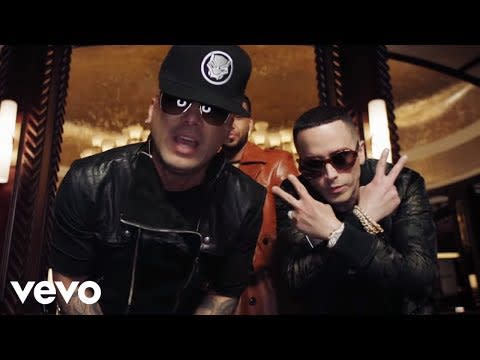 15) "Aullando" with Wisin and Yandel