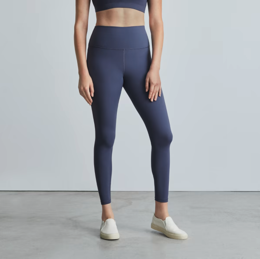 The Perform 24/7 Legging. Image via Everlane.