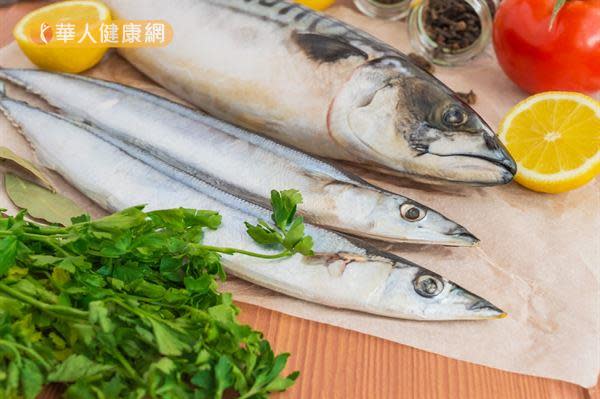 鯖魚和秋刀魚含有豐富的Omega-3脂肪酸，是補充天然魚油的好選擇。