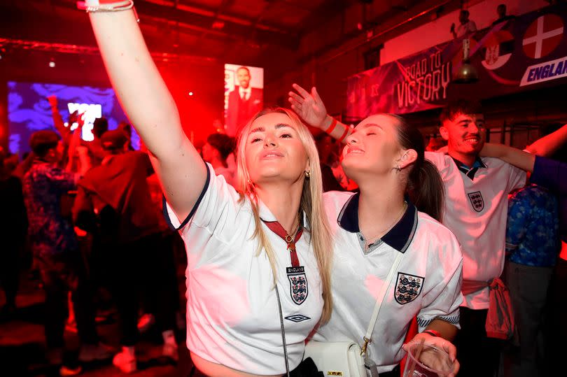 2,000 fans celebrated England's win against Serbia