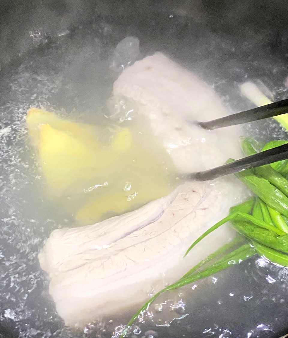 酸菜食譜│酸菜白肉鍋用東北酸菜 咁樣煮湯清肉嫩