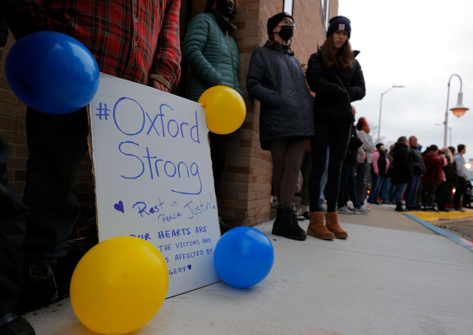 One of a few signs made to show support for Justin Shilling on North Perry Street in front of McLaren Oakland Hospital in Pontiac on Dec. 3, 2021.