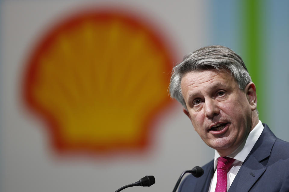 Ben van Beurden, chief executive officer of Royal Dutch Shell, speaks during the 26th World Gas Conference in Paris, France, June 2, 2015.    REUTERS/Benoit Tessier 